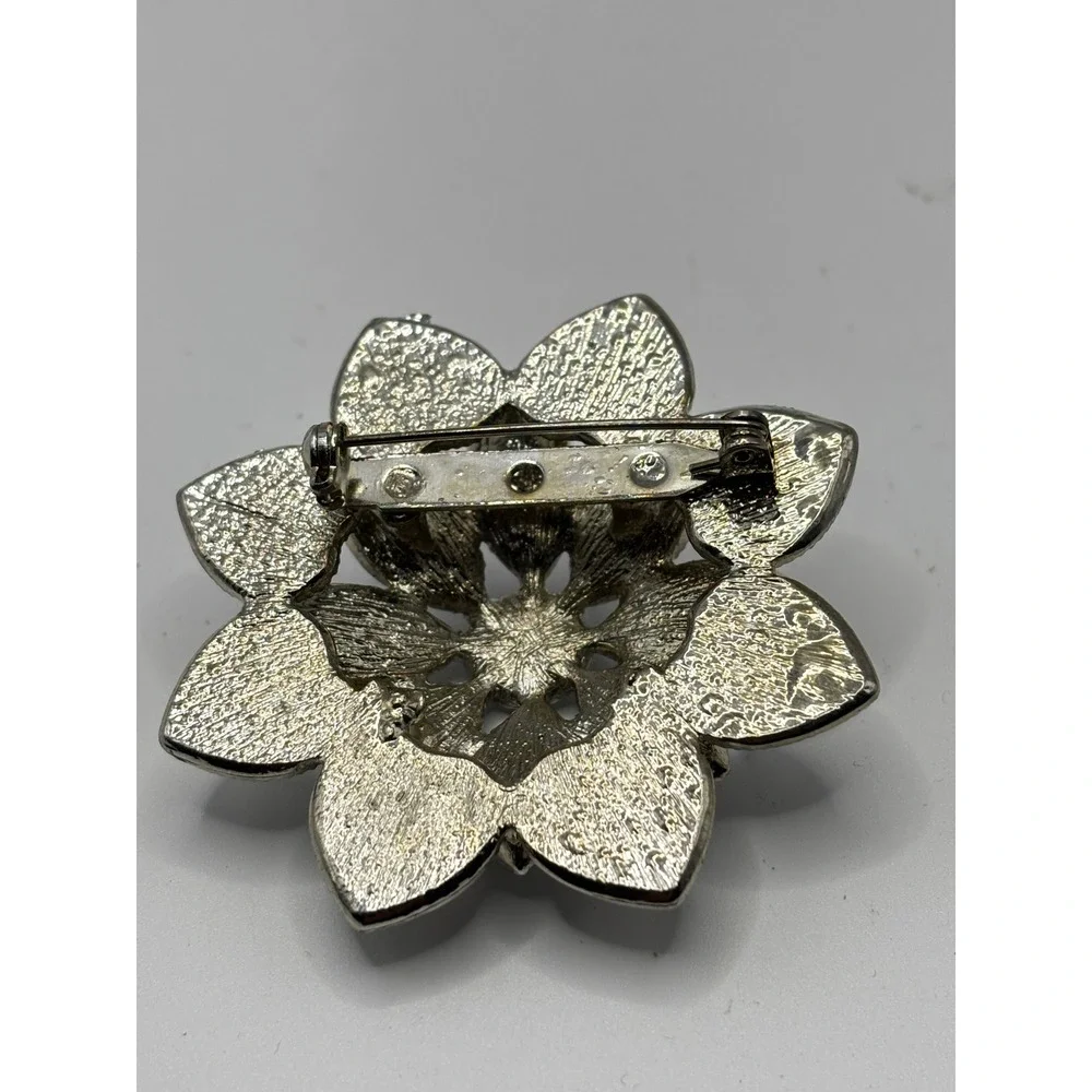 Unbranded Flower Brooch Women OS Silver Clear Rhinestone Layered Sunburst‎ Pin